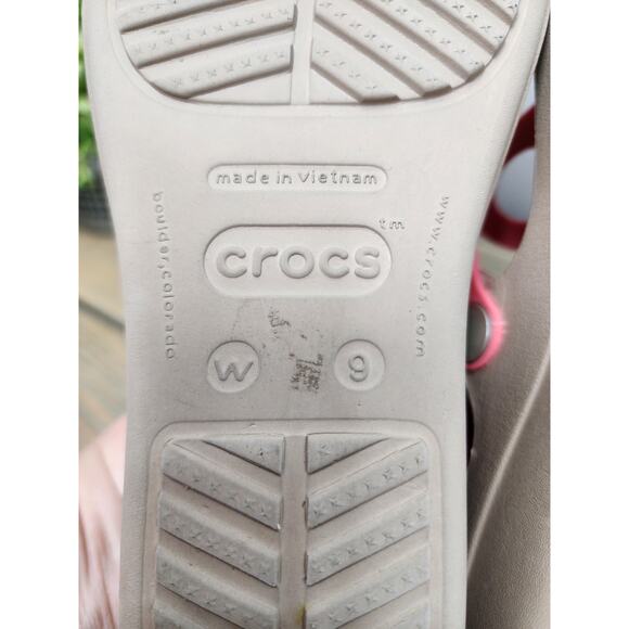 Crocs Sanrah Matte Circle Wedge Flip Sandal Women's Size 9 Coral/Tumbleweed - Picture 6 of 7